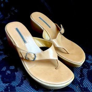 CHARLES DAVID | Leather Platform Thong Sandals